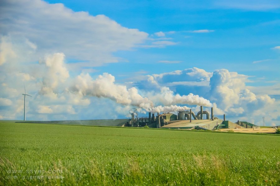 臭氧，位置不同，角色不同